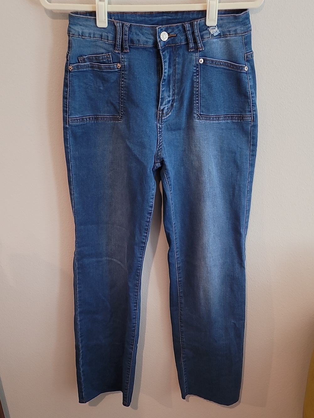 Classic Straight Leg Women's Jeans in Medium Blue